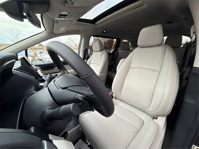 Used 2025 Honda Odyssey EX-L image 24