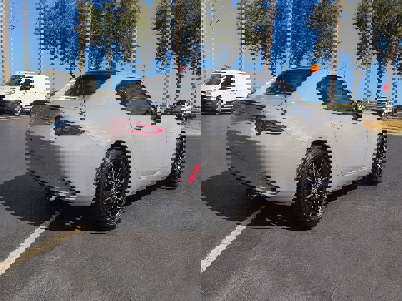 Used 2025 MAZDA MX-5 Miata RF Grand Touring RWD image 4