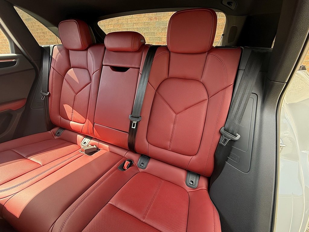 New 2026 Porsche Macan image 19