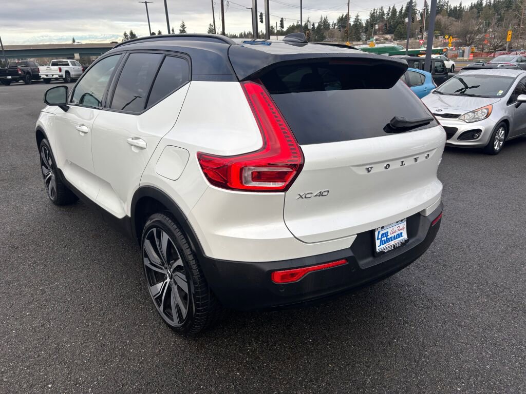 Used 2022 Volvo XC40 P8 Recharge Ultimate image 7