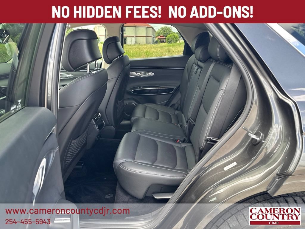 Used 2025 Genesis GV70 2.5T AWD/4WD image 14