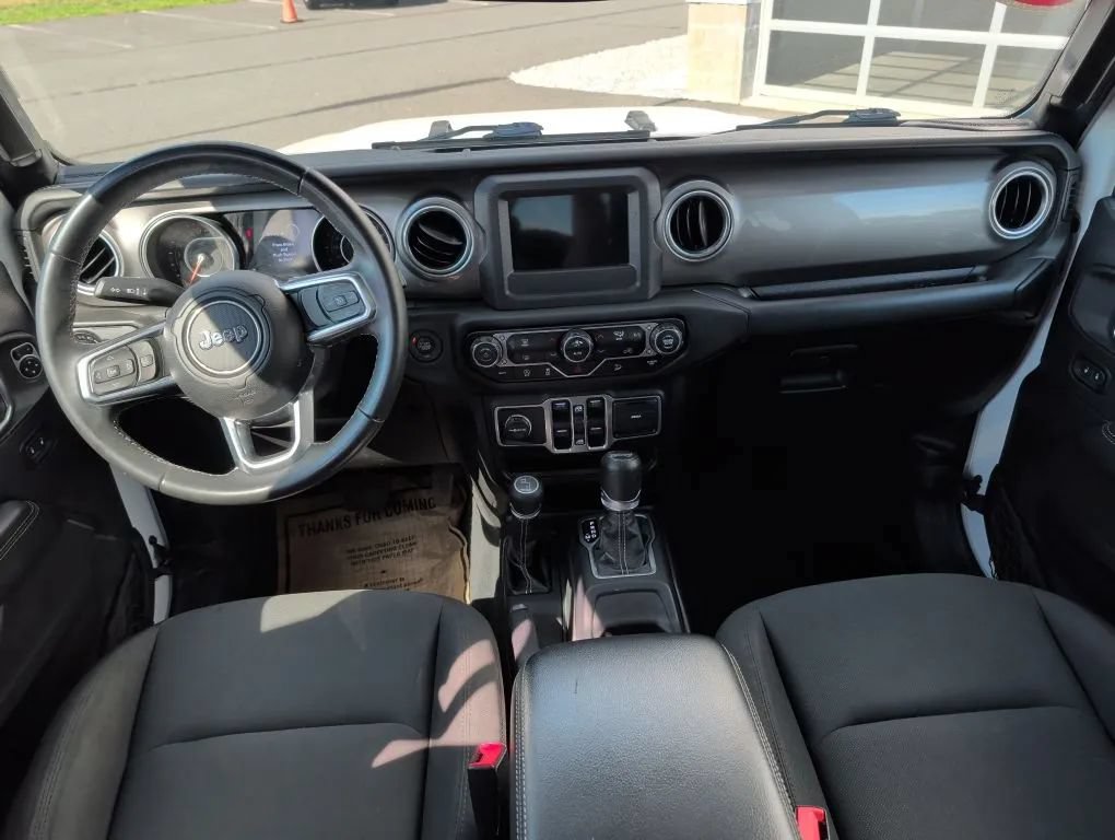 Used 2018 Jeep Wrangler Unlimited Sahara AWD/4WD image 7