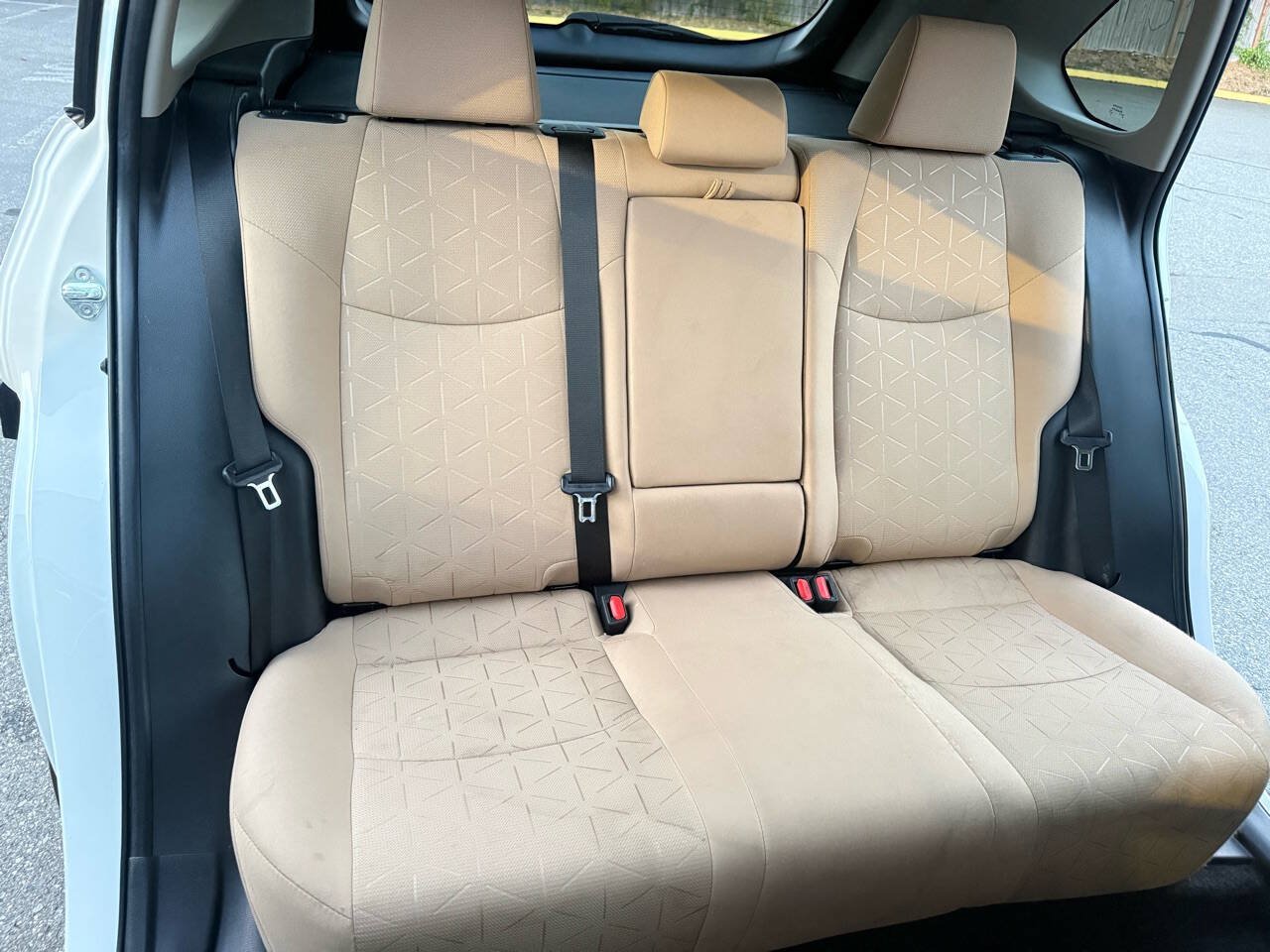 Used 2021 Toyota RAV4 XLE FWD image 8