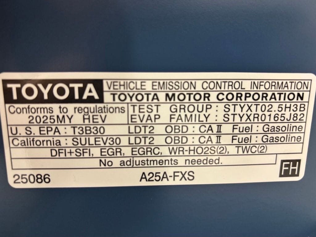 Used 2025 Toyota RAV4 XSE w/ Weather Package AWD/4WD image 69