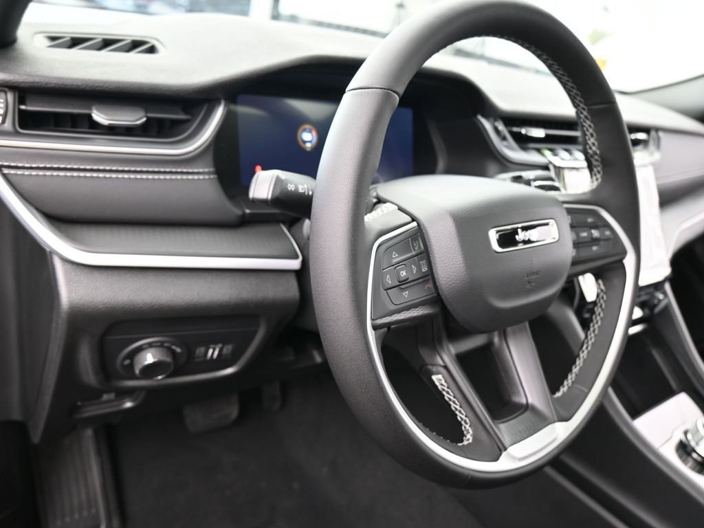 New 2026 Jeep Grand Cherokee Laredo X image 16