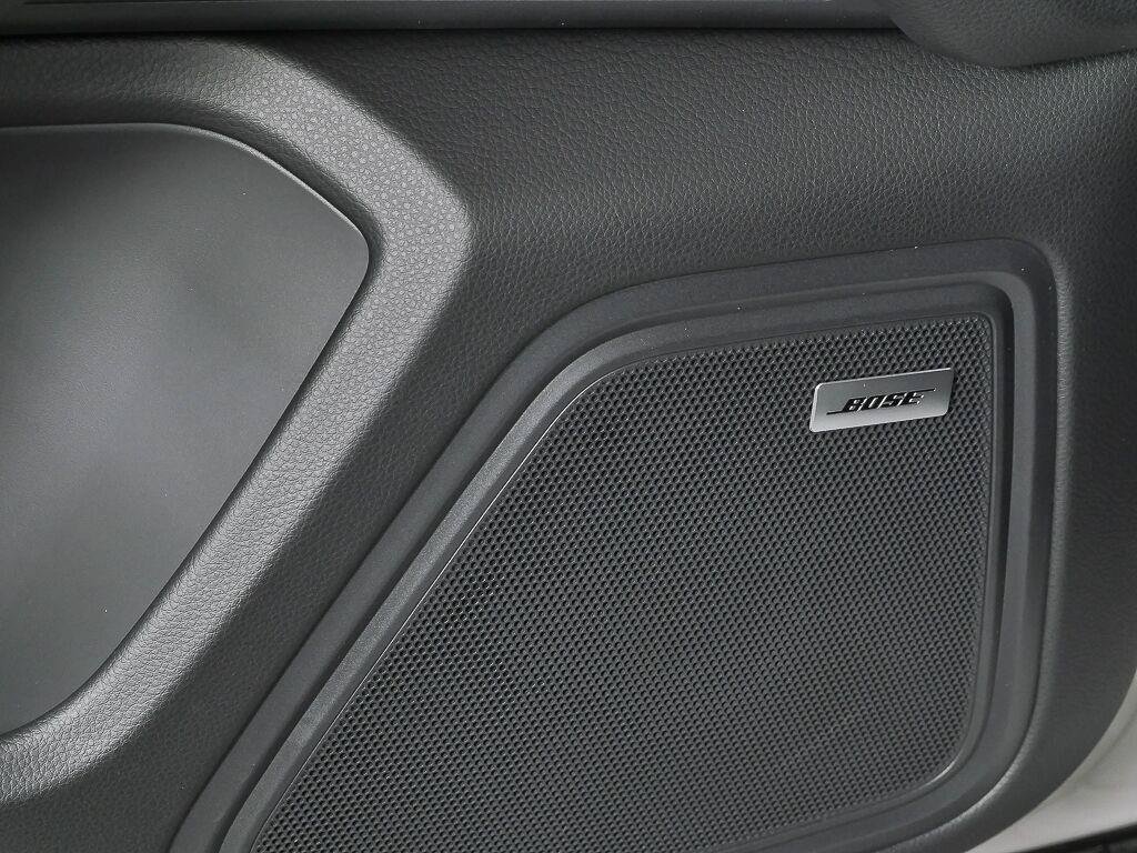 Certified 2026 Porsche Macan Turbo AWD/4WD image 7