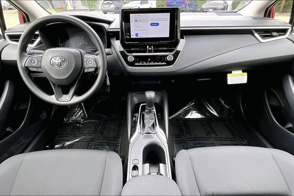Used 2026 Toyota Corolla LE FWD image 5