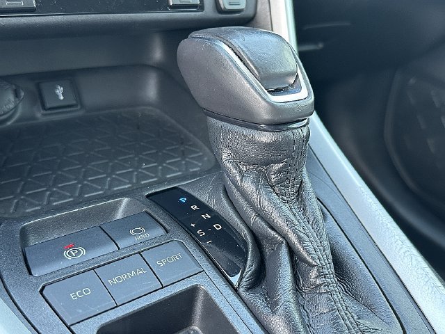 Used 2021 Toyota RAV4 XLE Premium FWD image 34