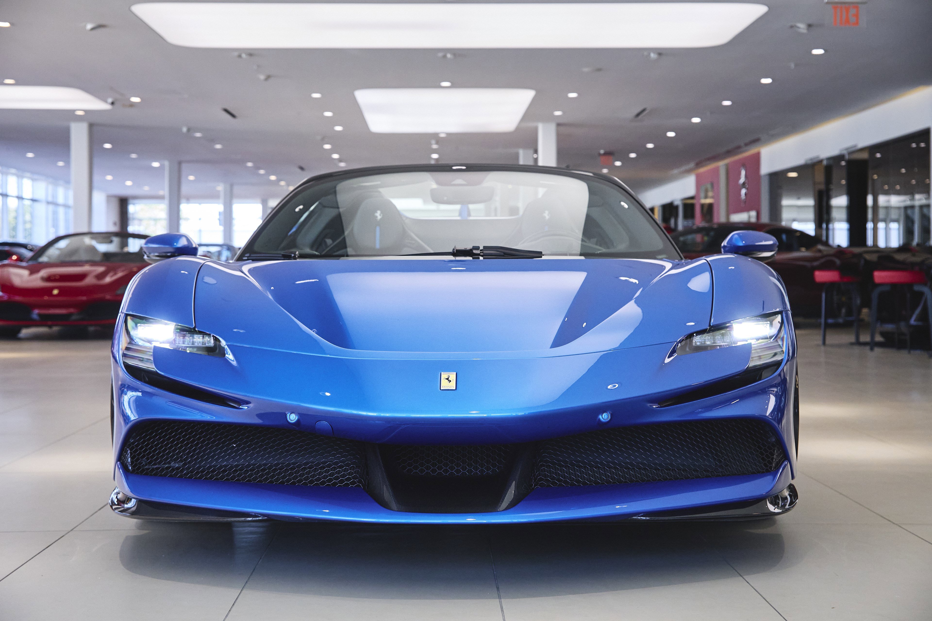 Used 2023 Ferrari SF90 Spider image 15
