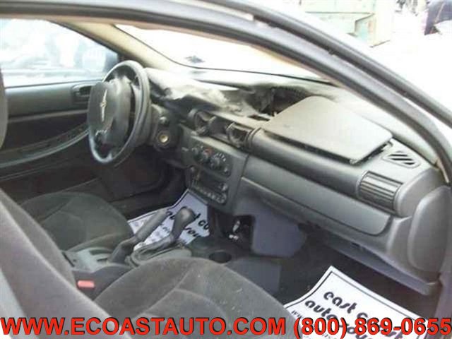 Used 2005 Chrysler Sebring Sedan image 5