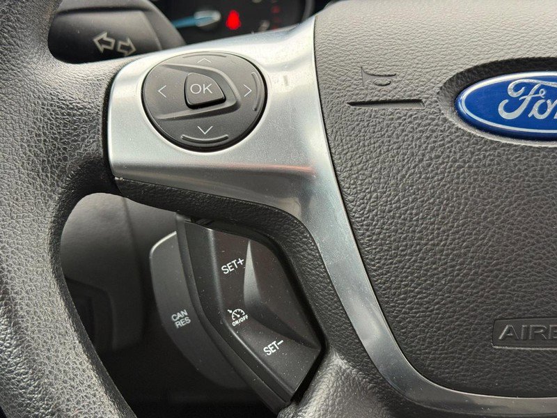 Used 2013 Ford Focus SE w/ SE Winter Pkg image 16