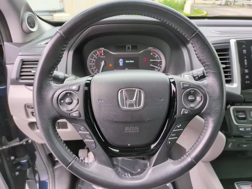 Used 2018 Honda Pilot Touring image 27