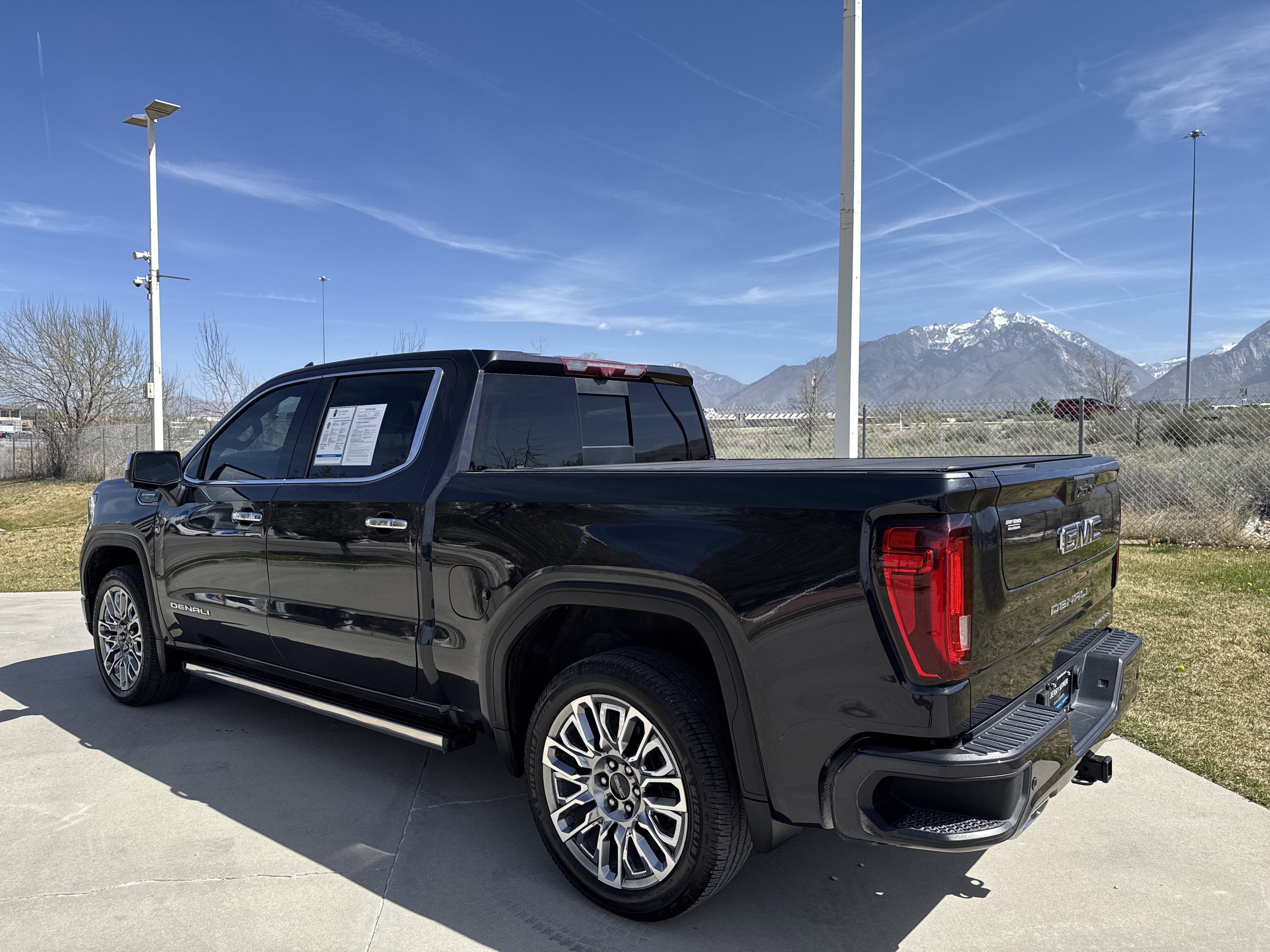 Used 2023 GMC Sierra 1500 Denali Ultimate image 3