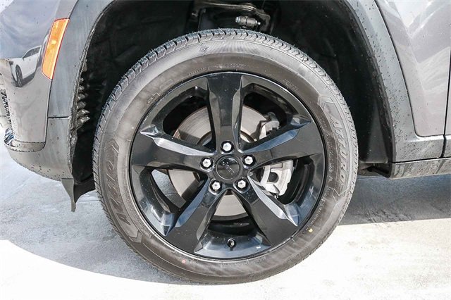 Used 2023 Jeep Grand Cherokee L Laredo image 13