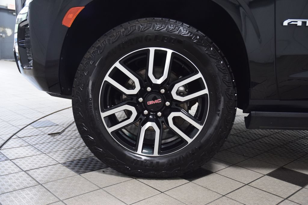 Used 2023 GMC Yukon XL AT4 w/ AT4 Premium Package AWD/4WD image 30