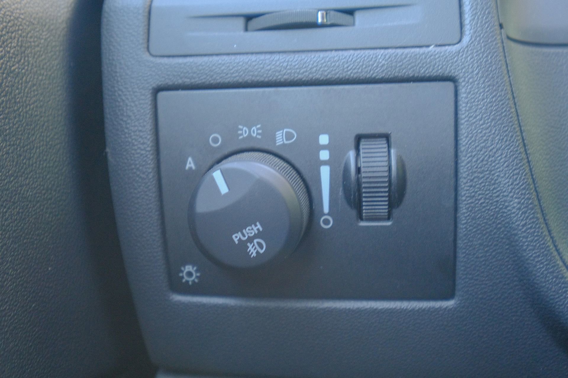 Used 2009 Dodge Challenger R/T image 36