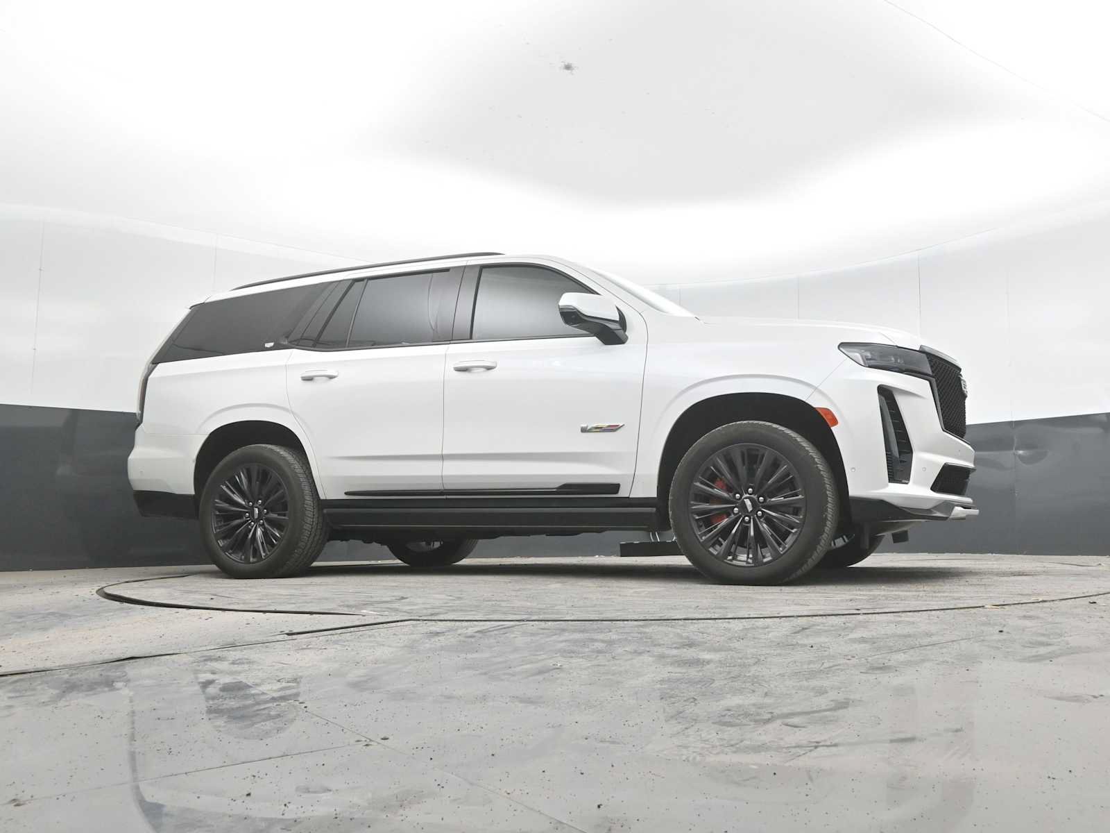 Used 2024 Cadillac Escalade V w/ LPO, ONYX Package AWD/4WD image 28