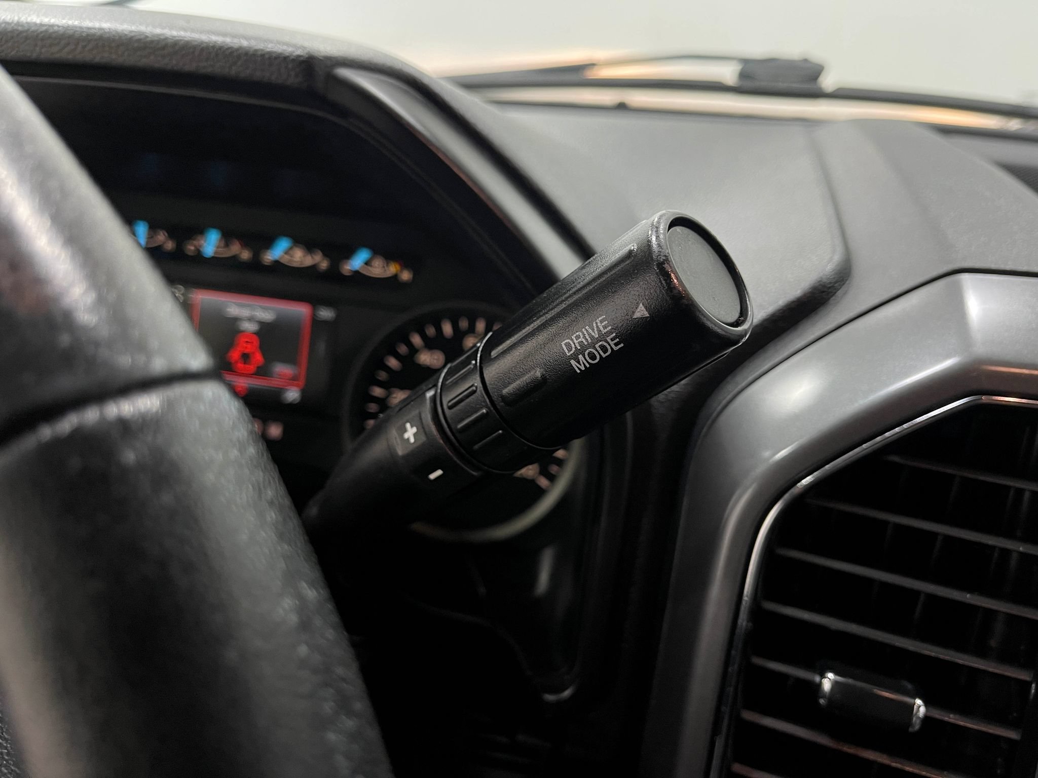 Used 2019 Ford F150 XLT w/ Equipment Group 302A Luxury AWD/4WD image 28