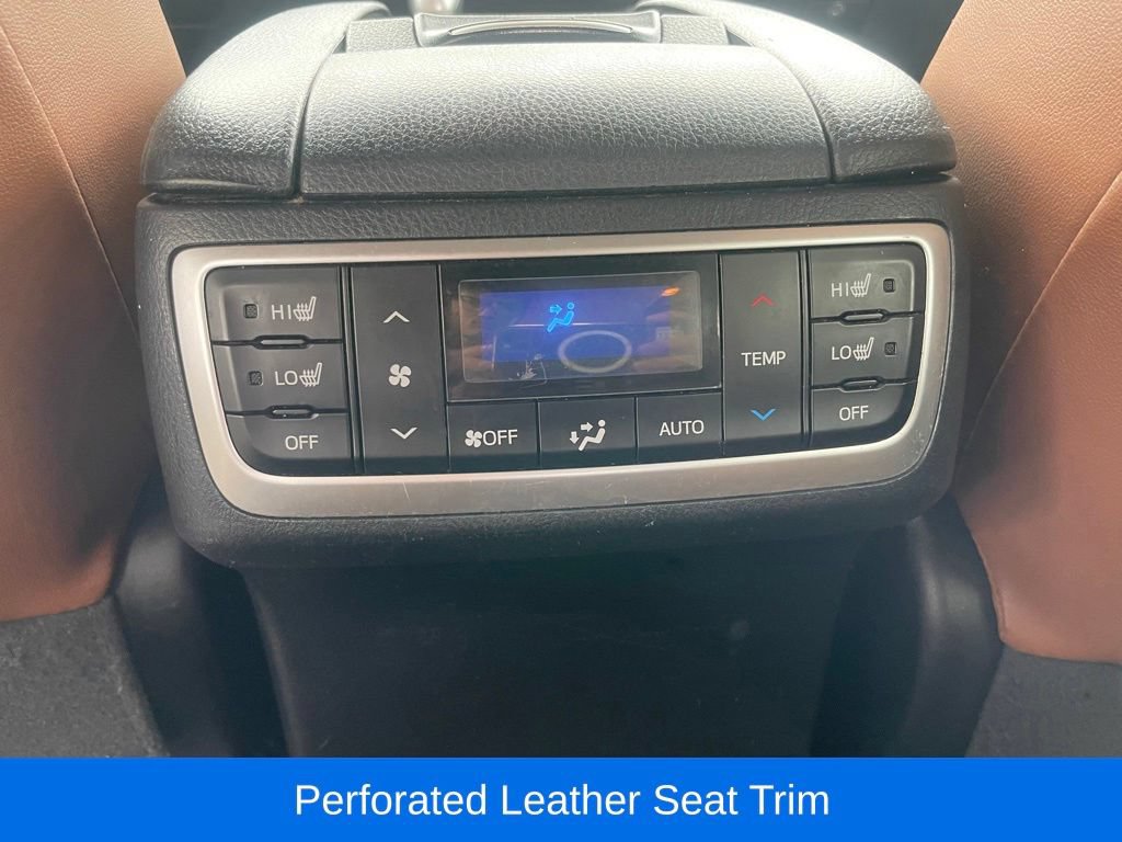 Used 2019 Toyota Highlander Limited AWD/4WD image 16