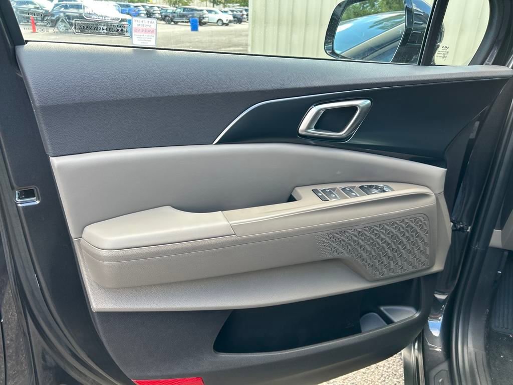 New 2026 Kia Carnival LX image 28