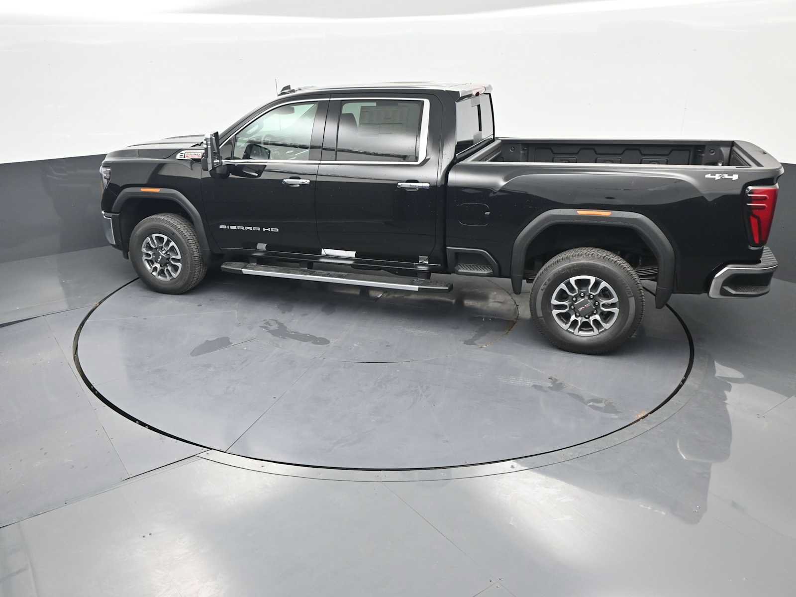 New 2026 GMC Sierra 2500 SLT w/ SLT Premium Package AWD/4WD image 32