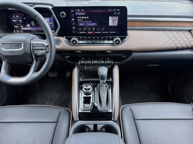 Used 2025 GMC Canyon Denali AWD/4WD image 18