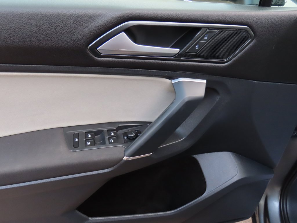 Used 2018 Volkswagen Tiguan S image 23