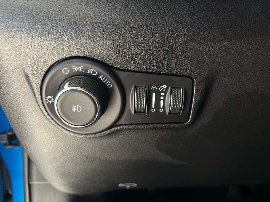 New 2025 Jeep Compass Trailhawk w/ Trailhawk Elite Group image 22