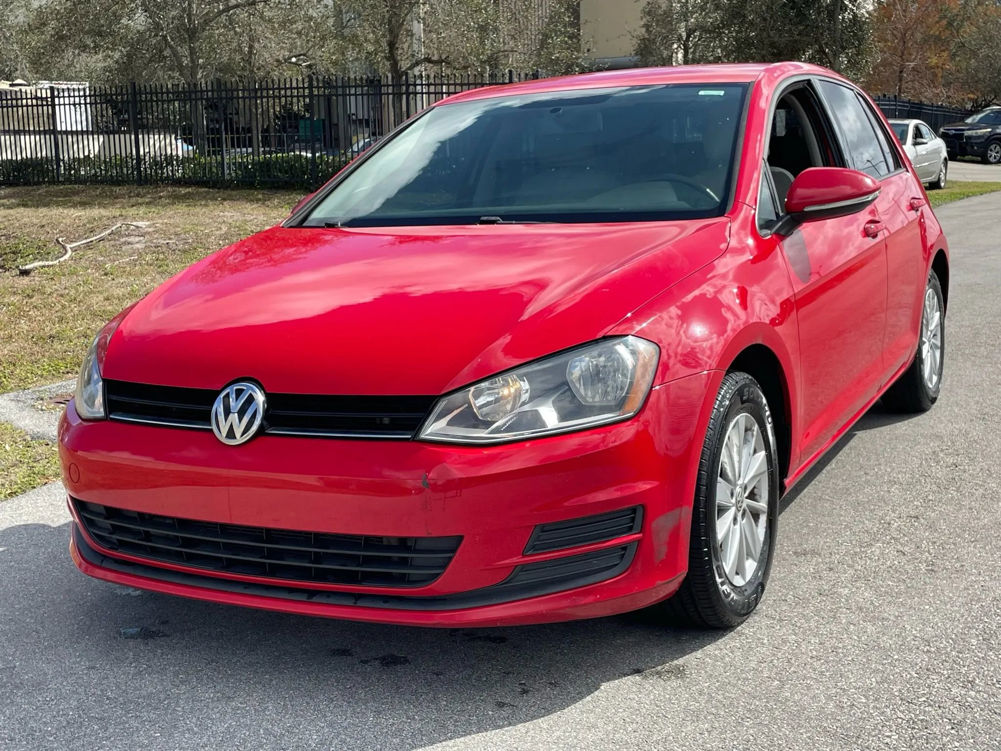 Used 2016 Volkswagen Golf S image 6
