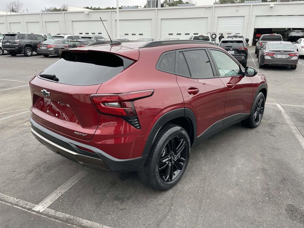 Used 2024 Chevrolet Trax ACTIV w/ Sunroof Package image 10