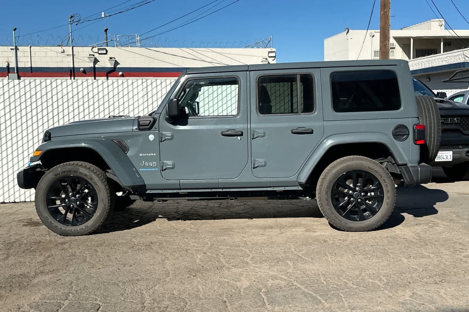 Used 2024 Jeep Wrangler Unlimited Sahara AWD/4WD image 6
