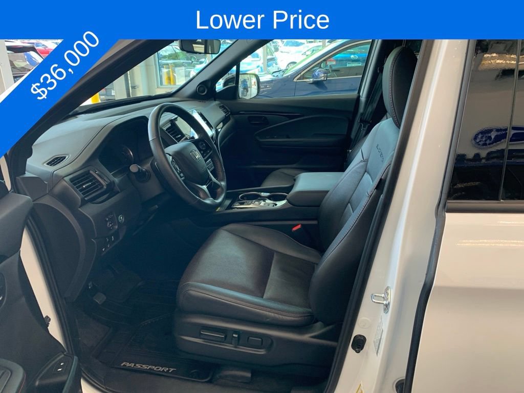 Used 2024 Honda Passport Black Edition image 3