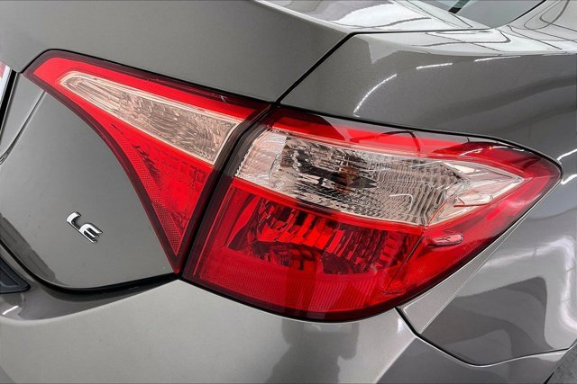 Used 2017 Toyota Corolla LE image 27