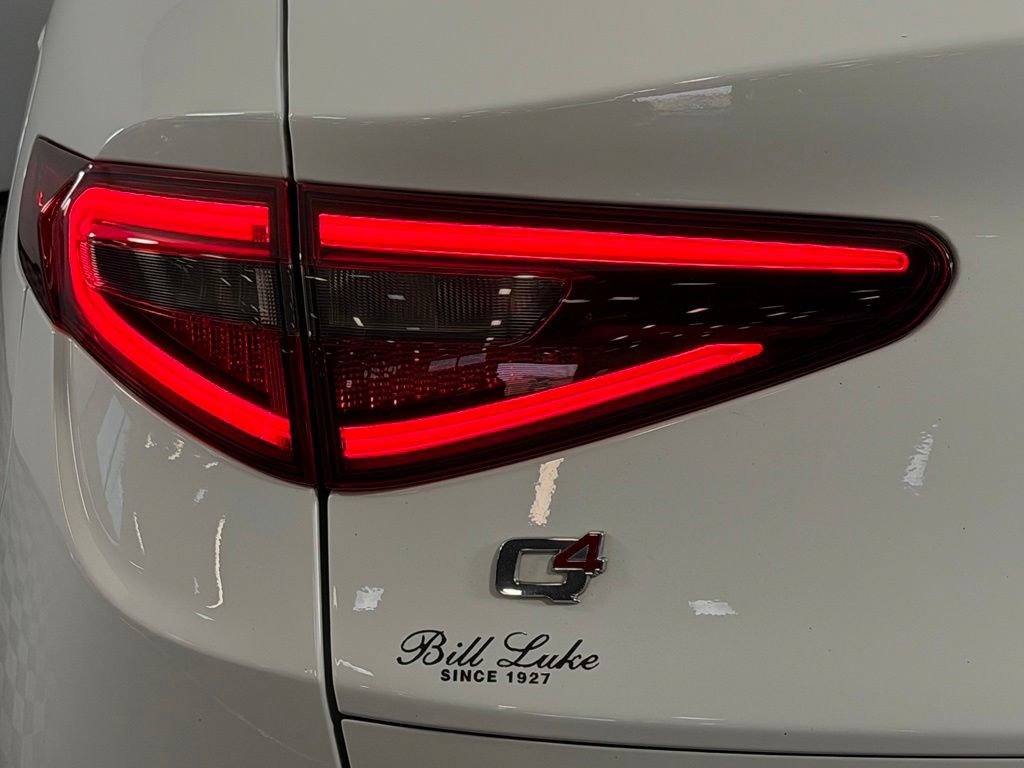 Used 2023 Alfa Romeo Stelvio Veloce AWD/4WD image 15