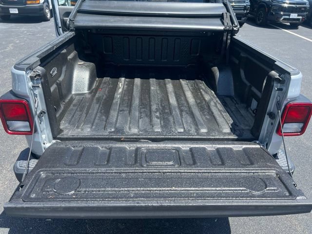 Used 2023 Jeep Gladiator Mojave w/ Cold Weather Group AWD/4WD image 26