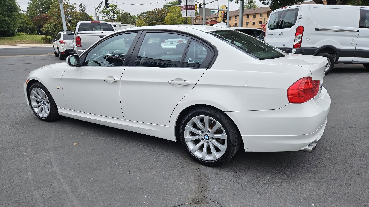 Used 2011 BMW 328i Sedan w/ Premium Pkg image 13