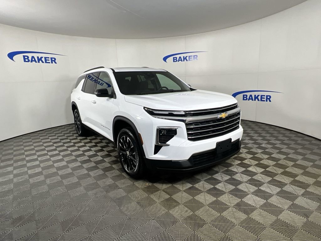 Certified 2025 Chevrolet Traverse LT w/ Sun and Wheel Package image 2