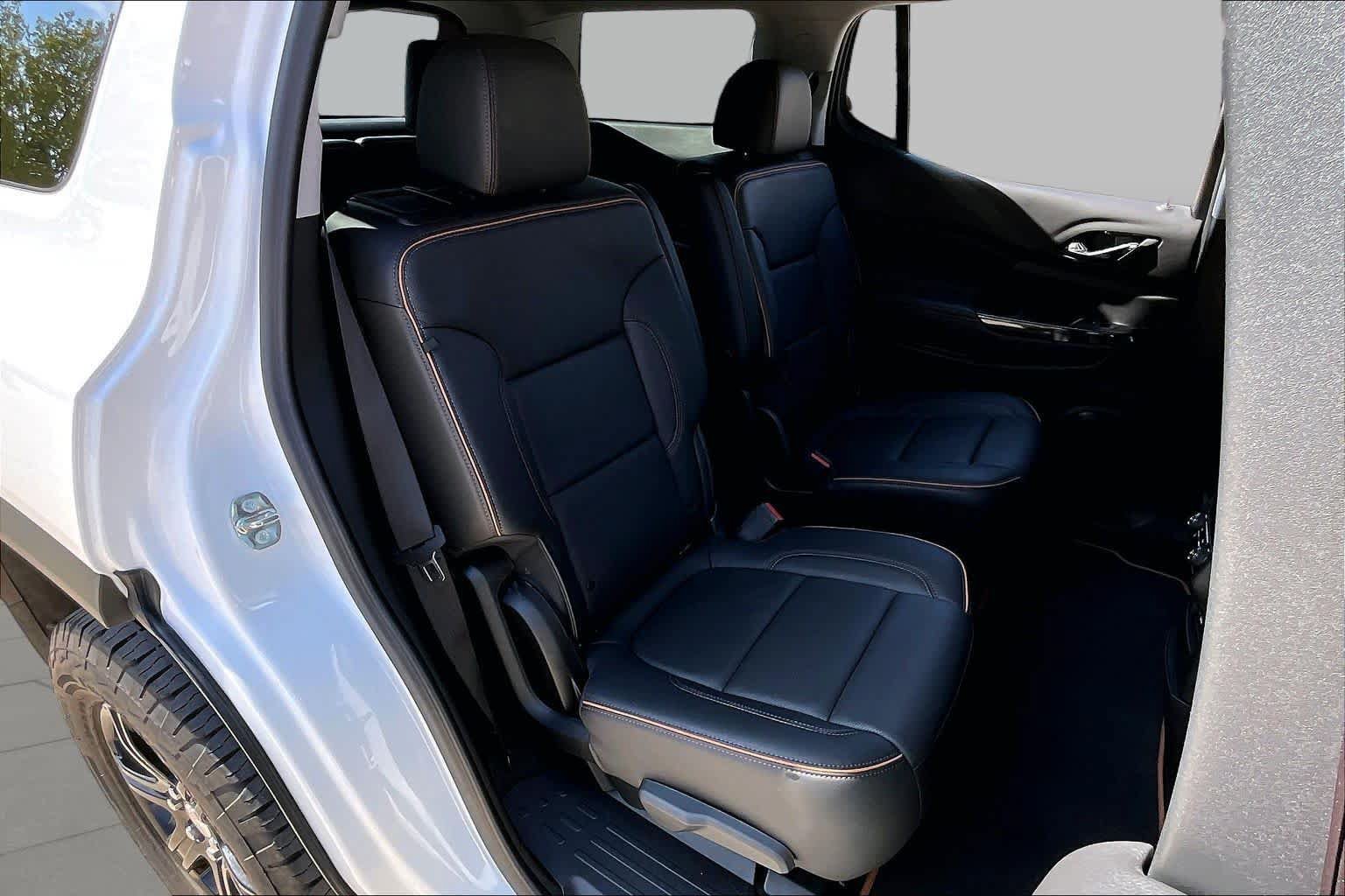 Used 2023 GMC Acadia AT4 w/ Technology Package AWD/4WD image 19