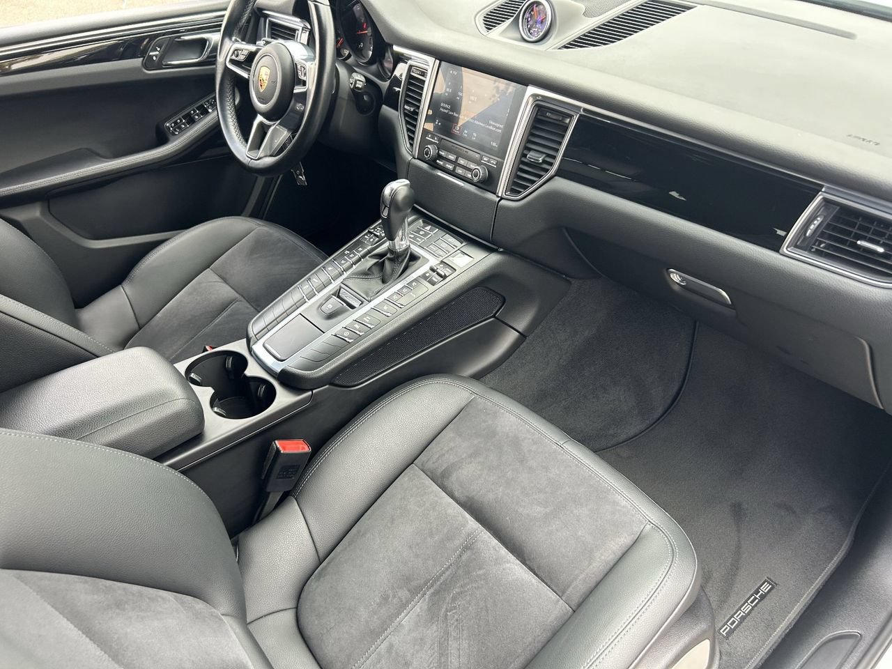 Used 2017 Porsche Macan AWD/4WD image 13