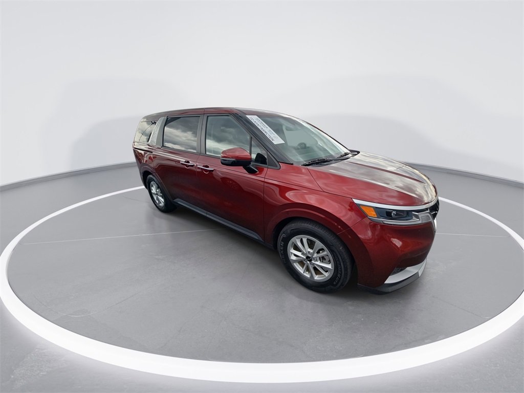 Used 2023 Kia Carnival LX image 2