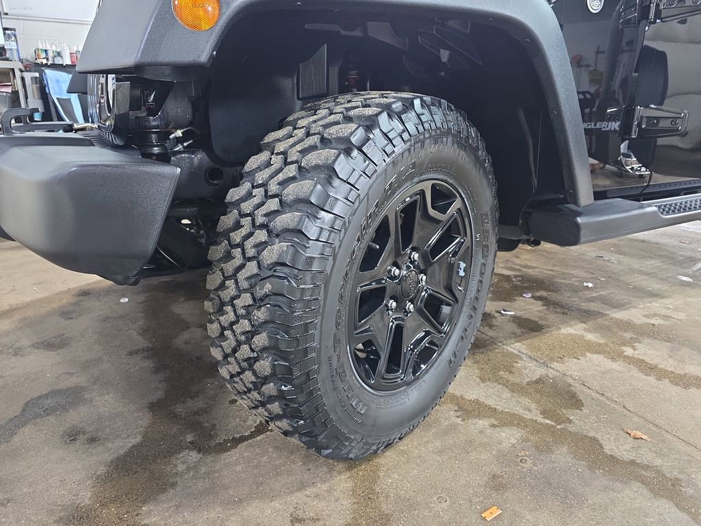 Used 2018 Jeep Wrangler Willys Wheeler image 28