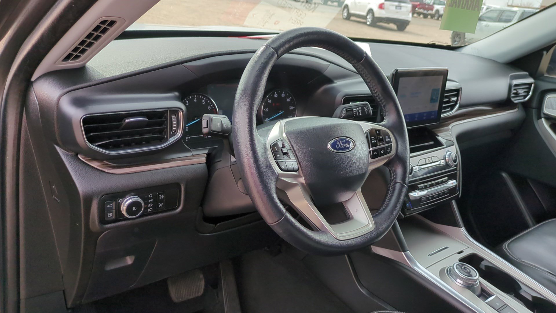 Used 2023 Ford Explorer Limited image 12