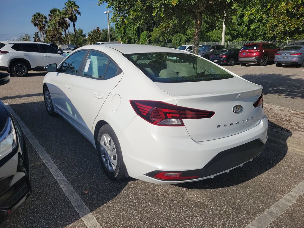 Used 2020 Hyundai Elantra SE FWD image 4