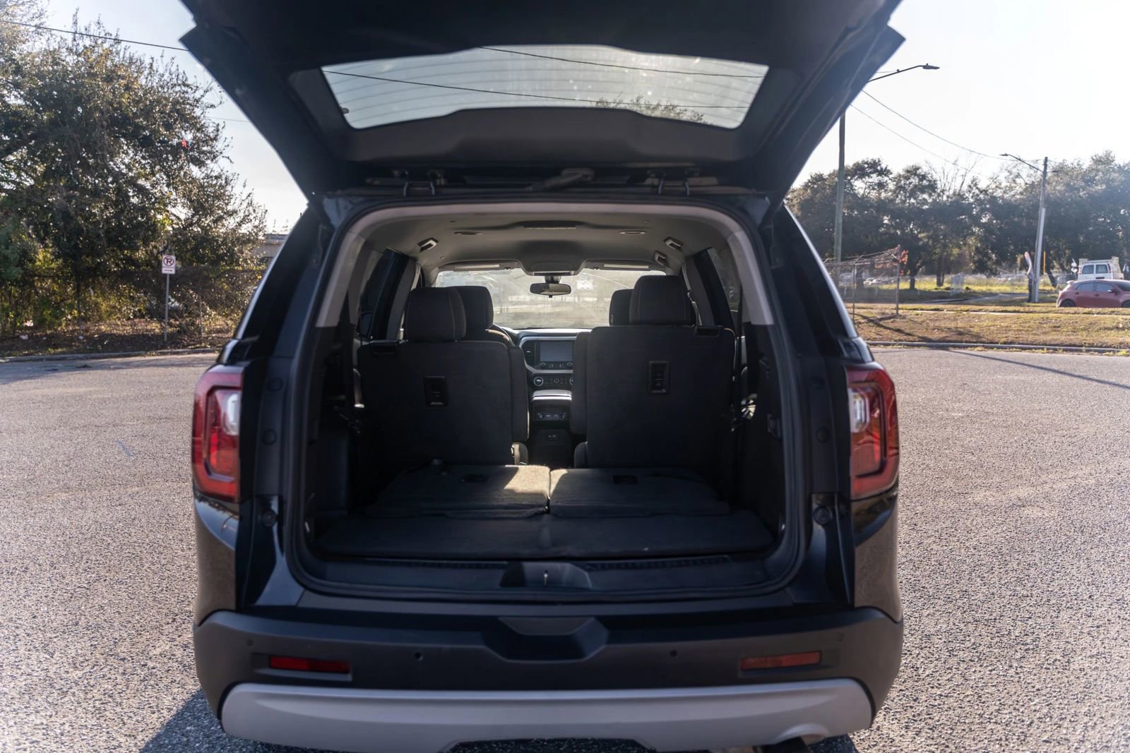 Used 2021 GMC Acadia SLE image 15