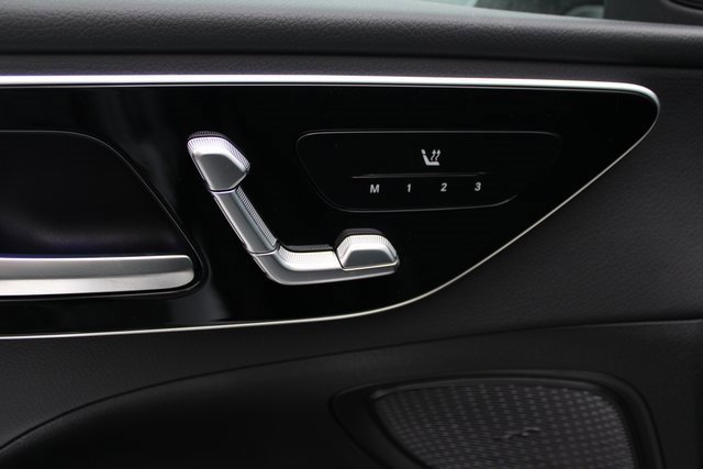 New 2025 Mercedes-Benz C 300 4MATIC Sedan image 12