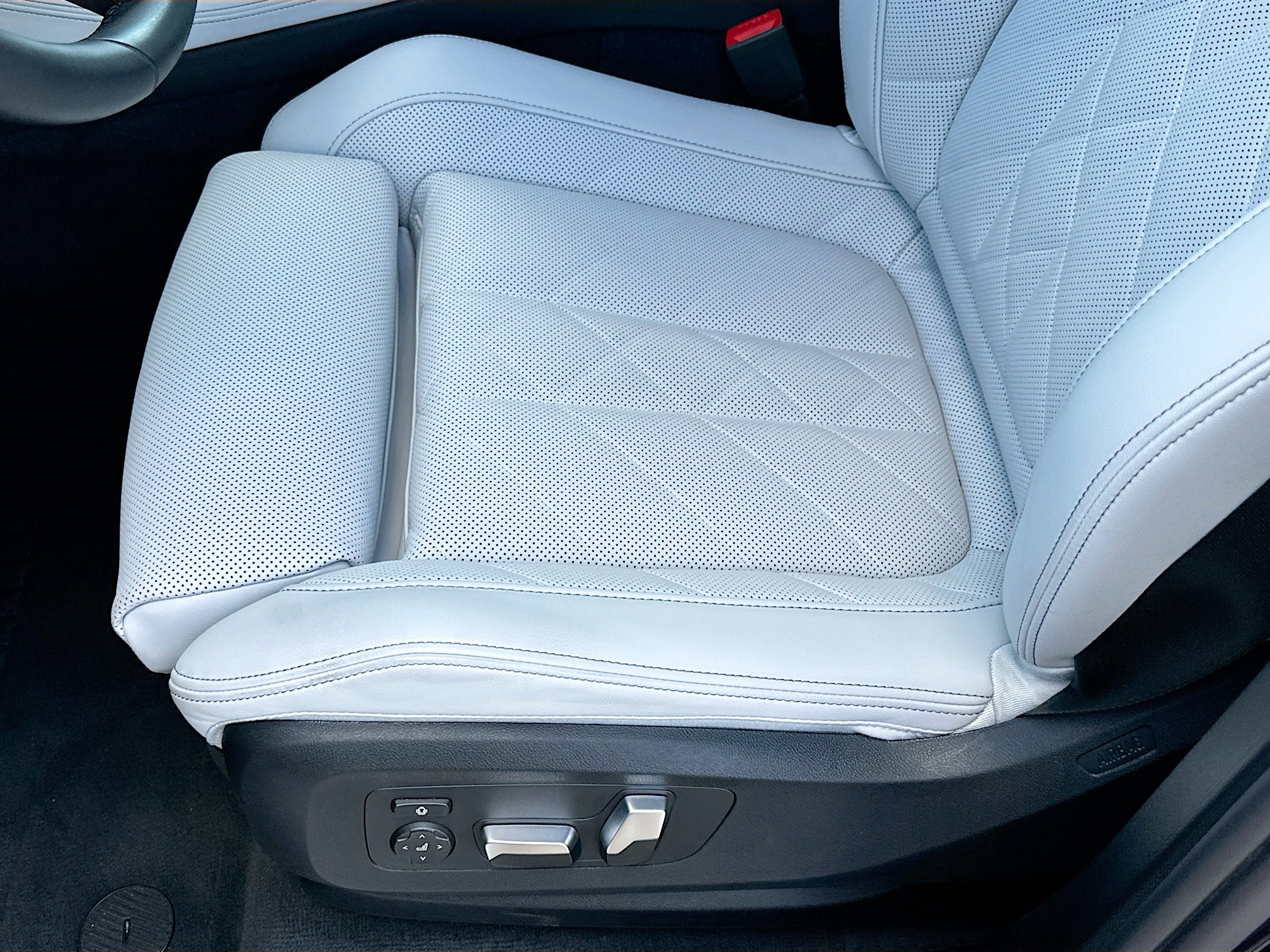 Used 2026 BMW X5 sDrive40i w/ M Sport Package RWD image 19