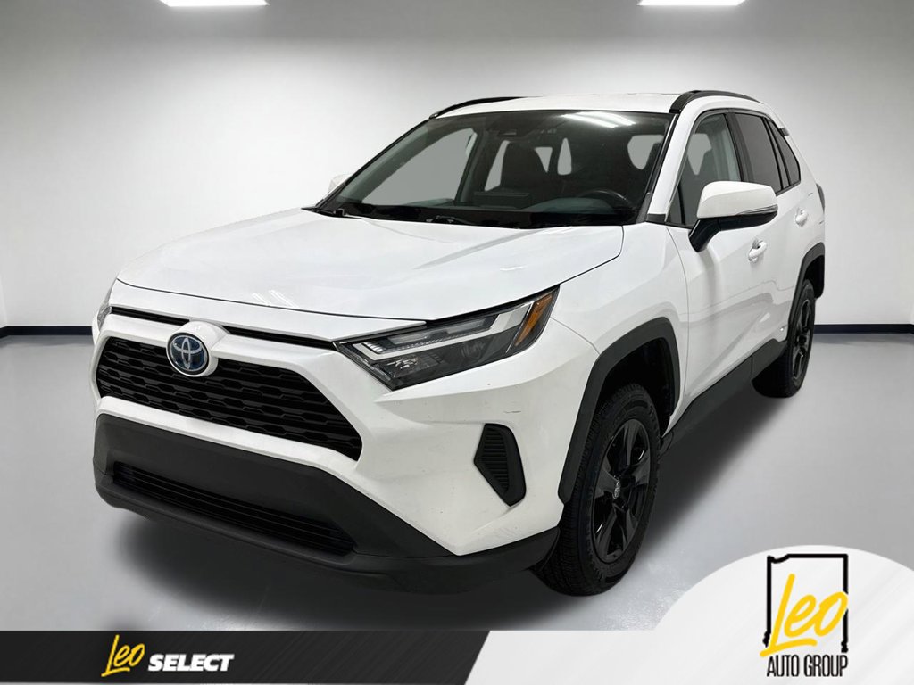 Used 2022 Toyota RAV4 XLE w/ XLE Grade Weather Package