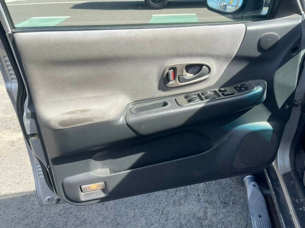 Used 2002 Mitsubishi Montero Sport XLS image 9