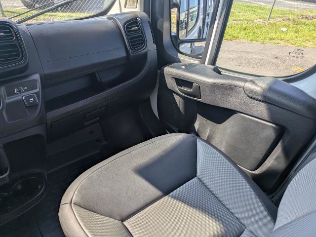 Used 2025 RAM ProMaster 2500 w/ Convenience Group FWD image 17