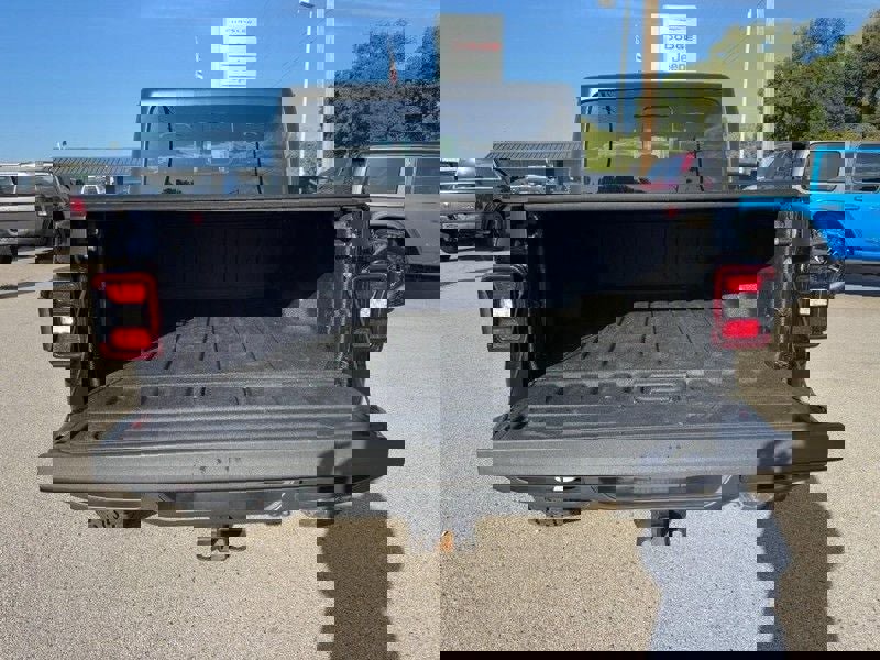 Used 2021 Jeep Gladiator Sport image 4